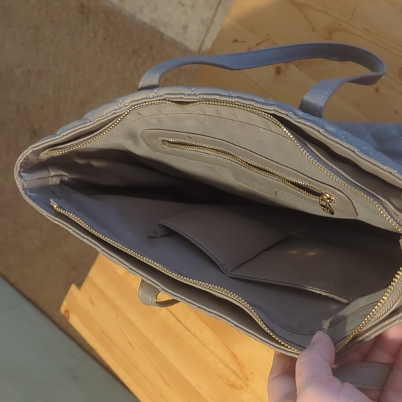 BCBG Paris tote bag - Picture 7 of 10